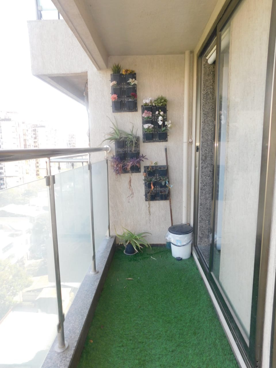 3 BHK Semi Furnished in Neminath Luxeria , Andheri West